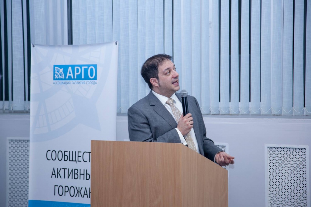 британский архитектор Саймон Кауфман